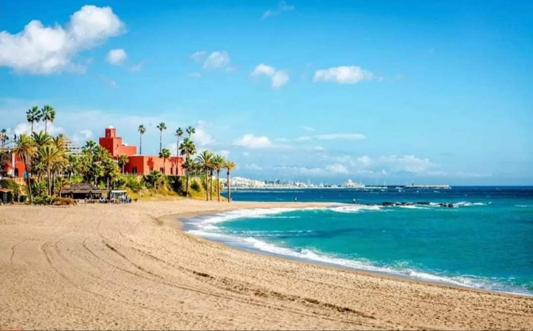 Benalbeach, estudio en primera línea de playa Benalmádena Exterior foto